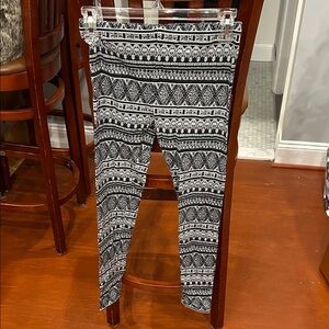 Pink Republic Monochrome Patterned Leggings